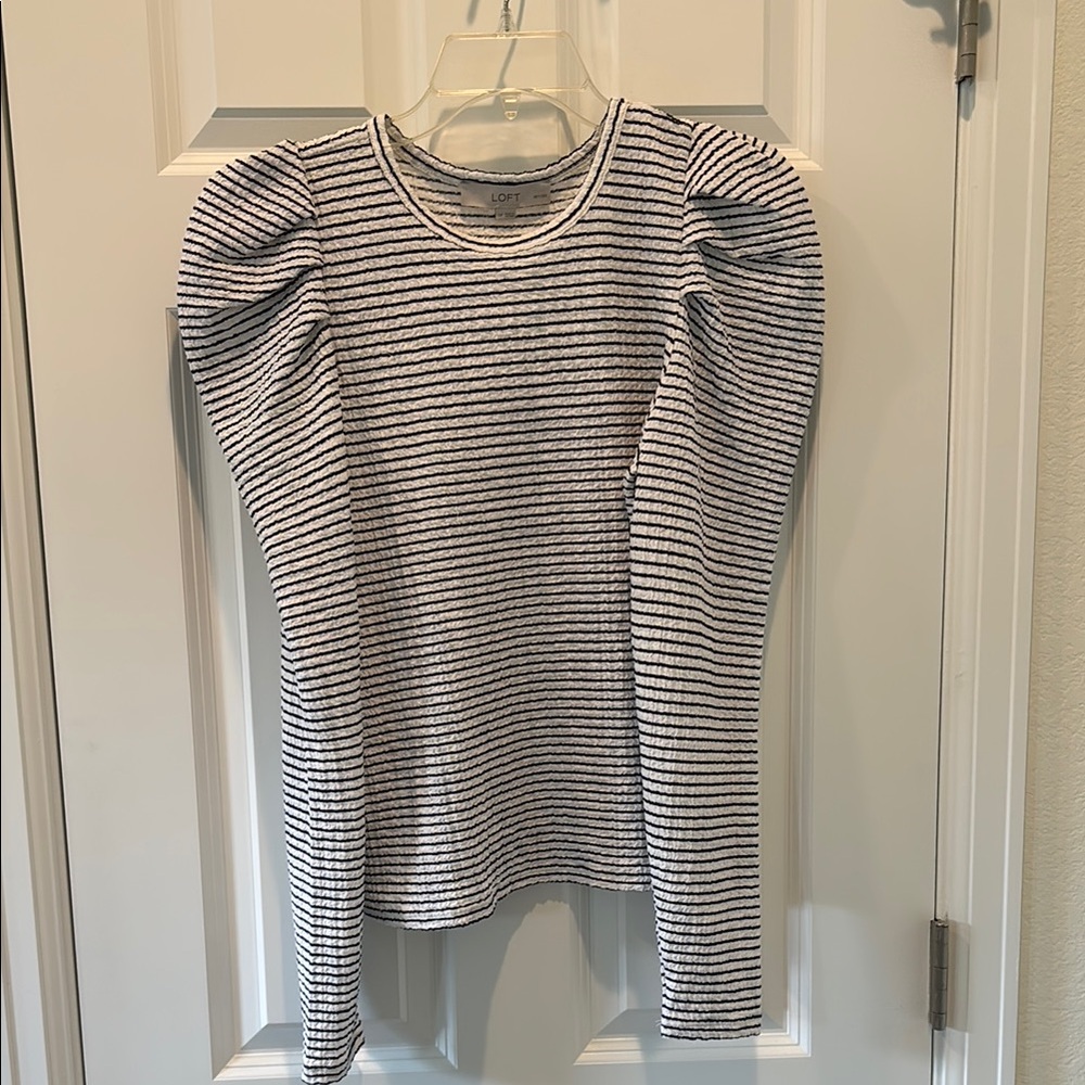 LOFT Black and White Fitted Puff Sleeve Blouse